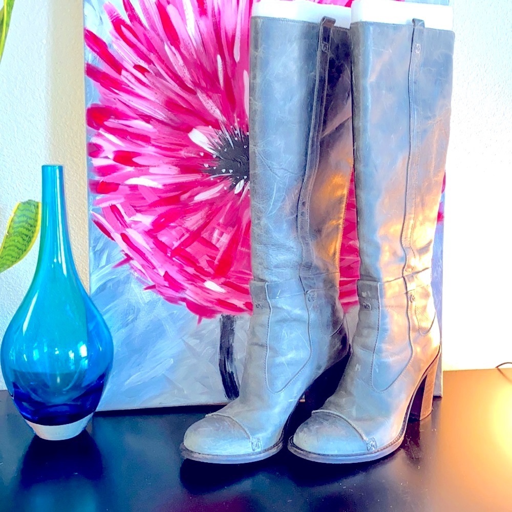 Stylish Gray Women's Boots